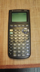 Calculator Texas Instruments TI-83 foto