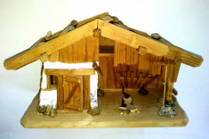 Miniatura, casuta din lemn - suvenir Romania - ideala pentru diorama foto