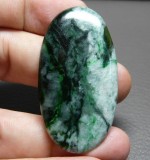 Cumpara ieftin Jad natural - SUPERB - caboson 54.9 ct. alb-verde pentru pandativ