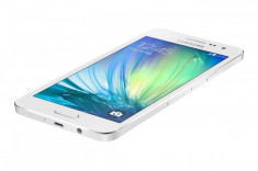 Samsung Galaxy A3 16GB Dual SIM, alb foto