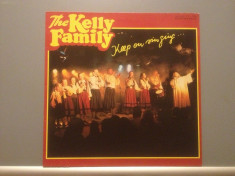 THE KELLY FAMILY - KEEP ON SINGING (1989/ KEL-LIFE /RFG)- Vinil/Vinyl/IMPECABIL foto
