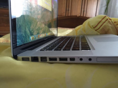 Macbook Pro 15&amp;quot; Mid 2010 2,4 GHZ Intel Core I5, 8GB DDR 3 SSD 512 GB foto