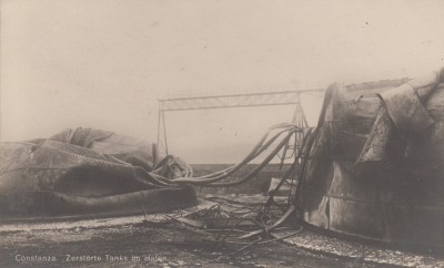 CONSTANTA, TANCURI DISTRUSE IN PORT foto