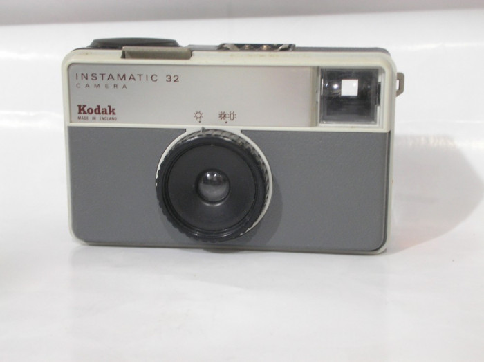 De colectie! Aparate foto vechi KODAK Instamatic 32 si 100 !