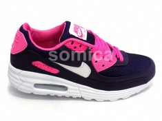 ADIDASI NIKE AIR MAX DAMA foto