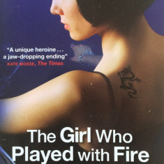 THE GIRL WHO PLAYED WITH FIRE. MILLENNIUM II - Stieg Larsson (in limba engleza)