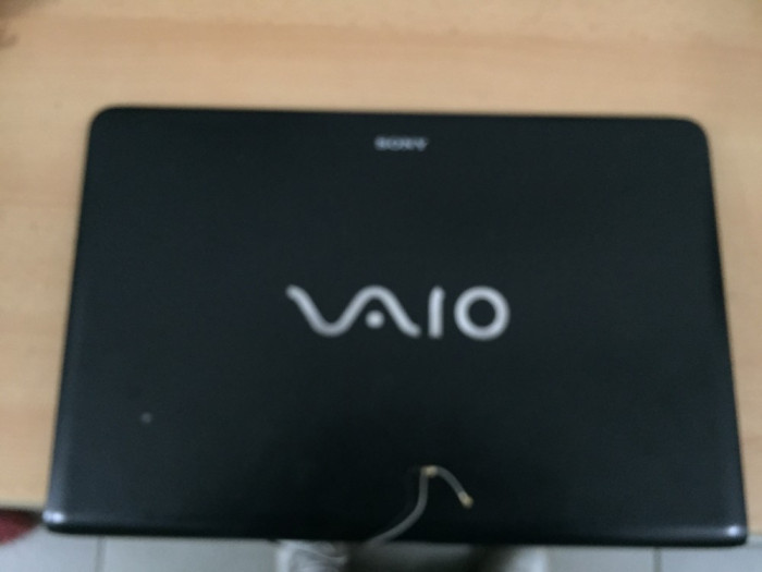 Capac display negru si alb Sony Vaio SVE171B11M A112 A111, A105