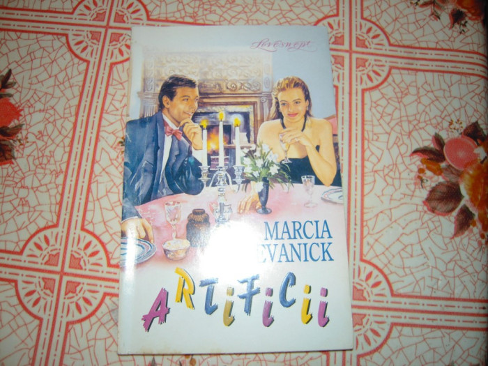 LOT 2 carti roman de dragoste: Artificii (Marcia Avanick) si Cinci zile la Paris