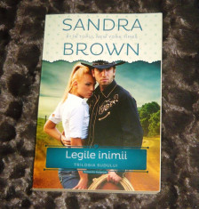 Carti romantice - Sandra Brown - Legile inimii - 2+1 gratis - CA28 foto