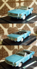 Ford Mustang 1965 1/18 foto