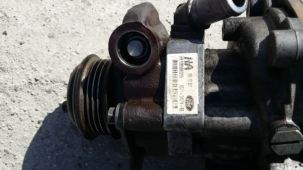 Pompa servodirectie + pompa apa Ford Mondeo mk3 2.0 diesel | arhiva  Okazii.ro
