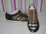 Adidasi Burberry foto