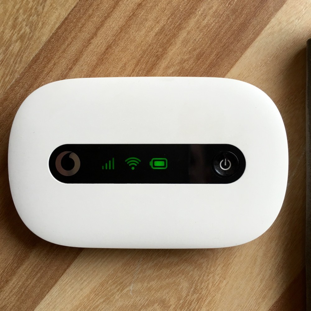 Router modem 3G Huawei R206 hot spot Wi Fi decodat(RDS,Telekom,Orange ...