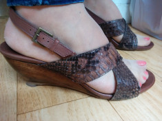 Sandale din piele cu platforma marimea 38,sunt noi! foto