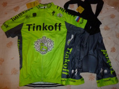 echipament ciclism complet Tinkoff verde fluo set pantaloni tricou foto