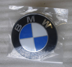 EMBLEMA CAPOTA LOGO BMW 82MM , 74MM PORTBAGAJ COMPATIBIL E36 E46 E39 E38 E90 E60 foto