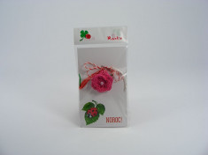 Martisor Brosa Crosetat Manual Floare Roz bonbon cu Biluta Alba foto