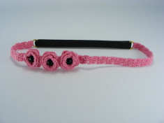 Bentita elastica roz cu flori si perle negre de dama crosetata manual Buticcochet foto