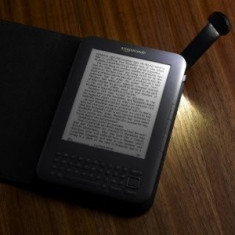 Husa originala Amazon Kindle Keyboard cu iluminare foto