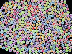 500buc margele acril alfabet litere mix color disc 7 x 3,5 mm foto