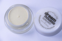 FARD ILUMINATOR CREMA MAYBELLINE DREAM MOUSSE EYECOLOR 01 IVORY foto