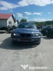 BMW 318i foto