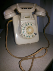 Telefon vechi,vintage, francez,cu disc,din ebonita,pentru perete foto