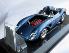 RAR! ART Model Ferrari 500 TRC capota functionala 1956 1:43 foto