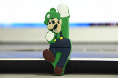 Memory stick 64GB Mario verde foto
