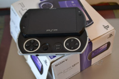 PSP Go SONY N1004 16Gb FULL BOX! Nefolosita! MODATA! Full JOCURI!** LICITATIE! foto
