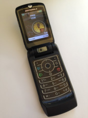 Motorola v6 Ferrari, mici defecte - IMPECABIL ? foto