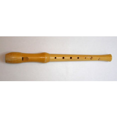 Cauti Fluier / flaut baroc de lemn (Blockflote) YAMAHA YRS-24B Recorder; 32  cm lungime? Vezi oferta pe Okazii.ro