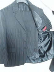 Costum Magenta Braila, stare foarte buna foto