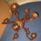 Candelabru vechi 5 brate metal bronzuit sau bronz si lemn.