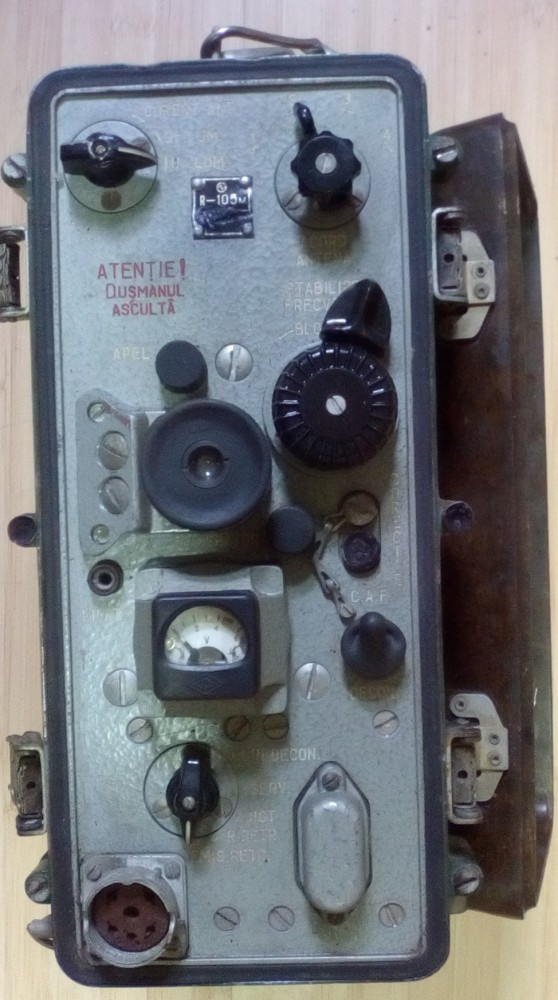 radio vechi militar armata transceiver pt R-105 R105M emitator statie |  arhiva Okazii.ro