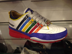 Adidasi Dsquared foto