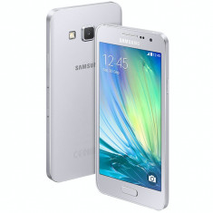 Samsung Galaxy A3 (Dual SIM) foto