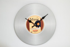 Ceas de perete din lemn - Vintage Music Disc - Produs Nou - LICHIDARE DE STOC foto