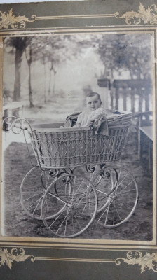 FOTOGRAFIE VECHE 1911- CARUCIOR DE EPOCA -COPIL DIN EMIGRATIA ROMANA IN AMERICA foto