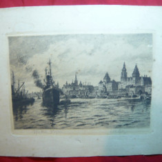 Gravura veche - Port German , semnat in creion ,18,5x12,5 cm