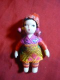 Papusica din portelan -in Costum Popular Oriental ,h=7 cm, maini ,picioare mobil