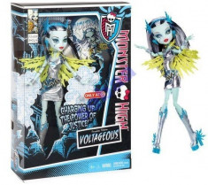 Papusa Monster High FRANKIE STEIN + papusa Monster High RIVER STYXX foto