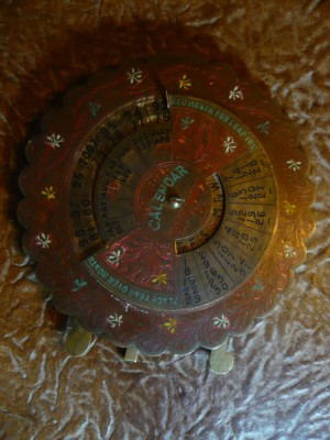 Calendar pe 40 ani alama si email , d= 10,5 cm foto