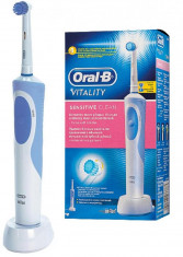 Periuta de dinti electrica Oral-B Vitality D12-513 Sensitive Clean, 7600 Oscilatii/min, Alb/Albastru foto