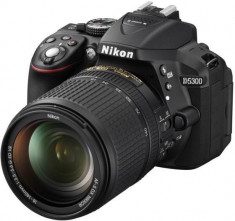 Camera foto Nikon DSLR D5300 Kit 18-140mm VR Black foto