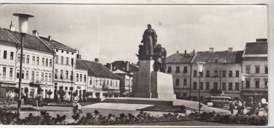 bnk cp Arad - Statuia eroilor din piata Avram Iancu - circulata foto