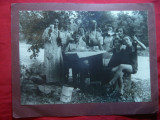 Fotografie veche de familie - La masa pe malul raului , dim.= 18x13 cm