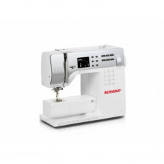 Masina de cusut Bernina 330 , 97 de functii coasere , display LCD , Alb/Negru foto