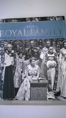The Royal Family a Year by Year (Chronicle), album 30/25 cm (5+1)4 foto