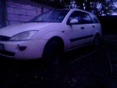 Dezmembrez ford focus 1.8 2000 break foto